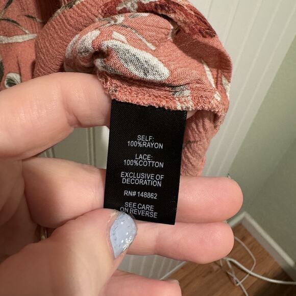 Torrid Pink Floral Babydoll Blouse Crochet Lace Trim Plus Size 4X - Picture 6 of 7